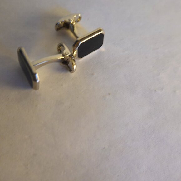 Black and silver cufflinks - Picture 1 of 1